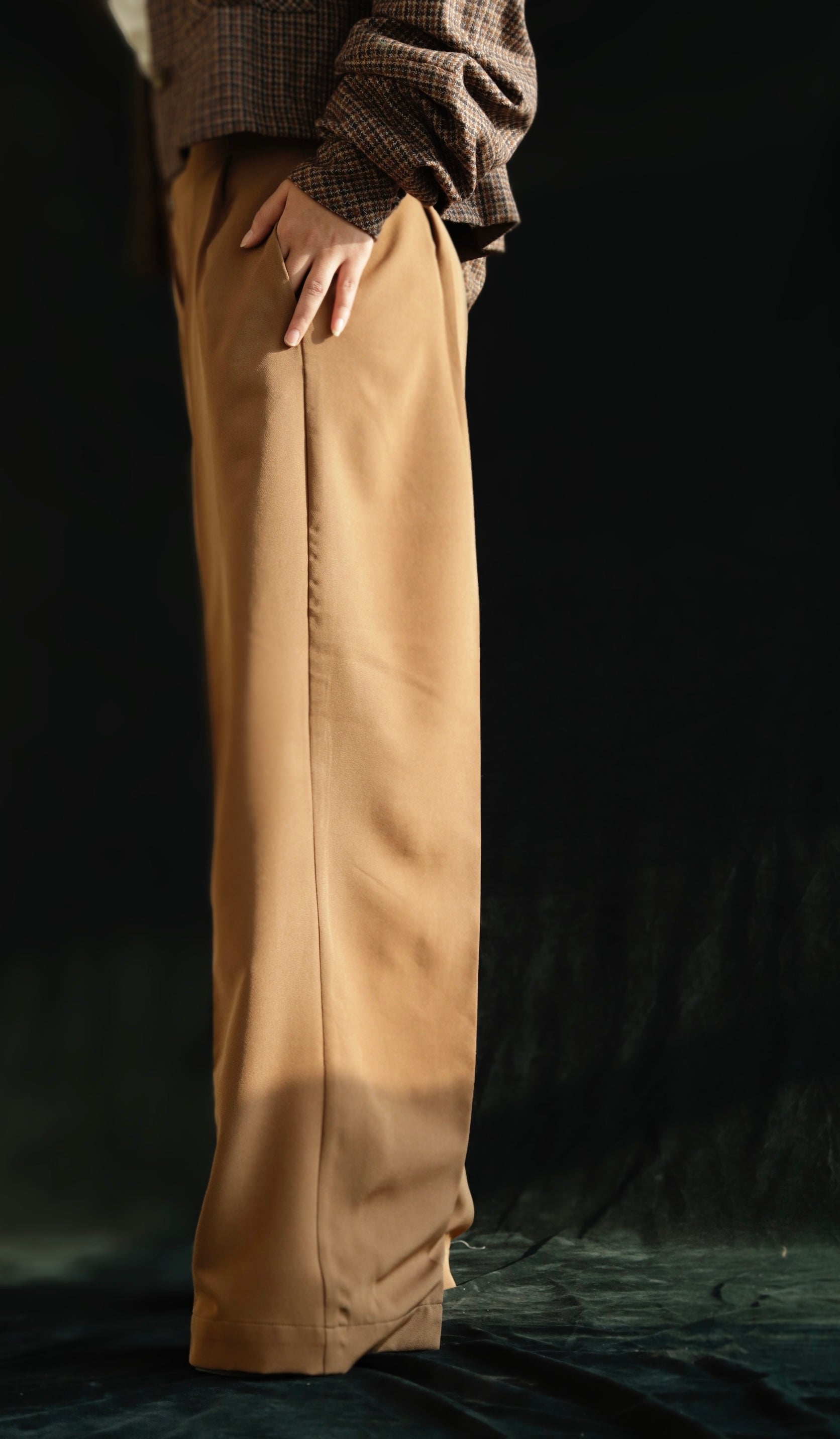 Buy Karen Millen Compact Stretch Wide Leg Darted Trousers In White |  6thStreet Kuwait