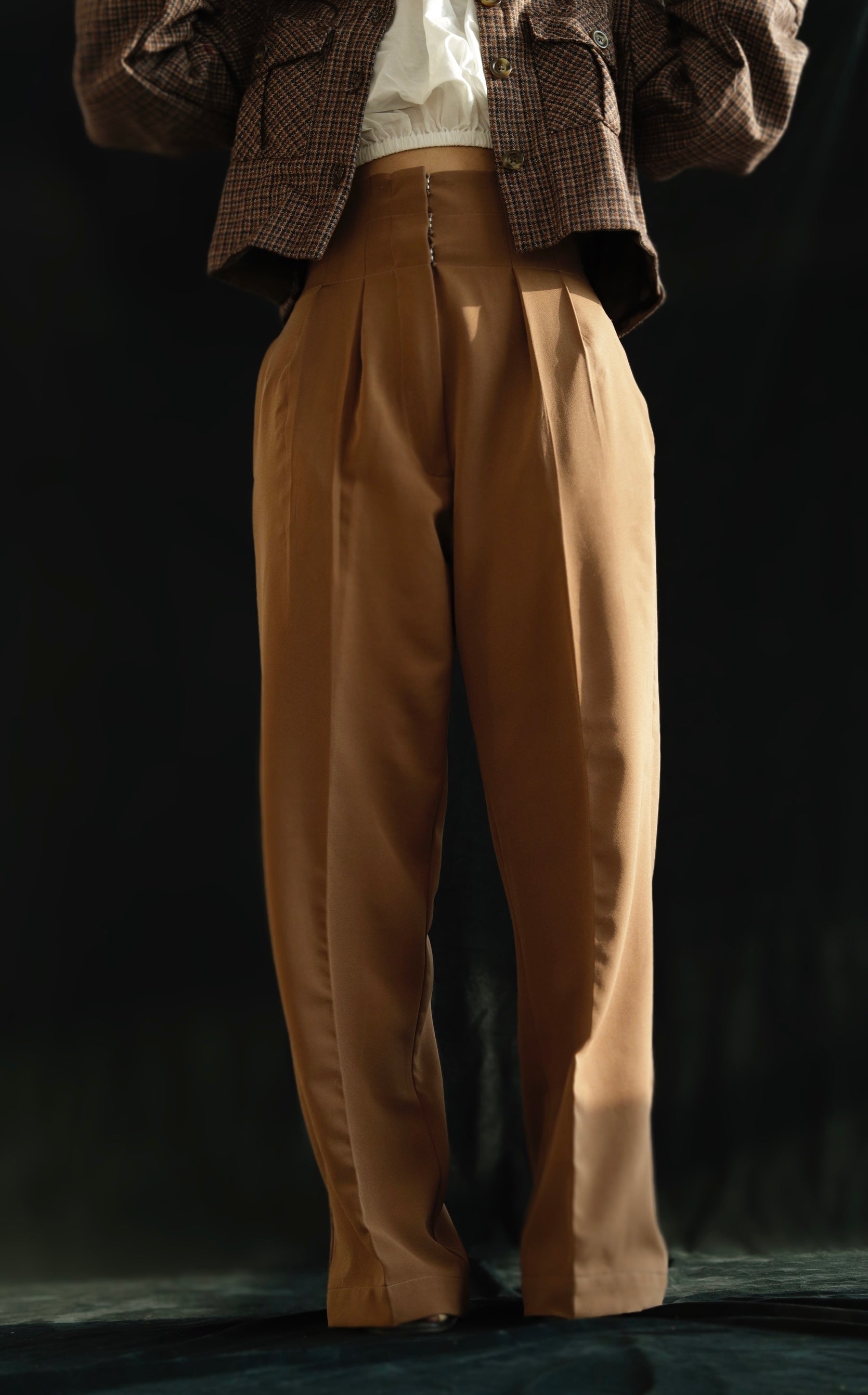 POST ARCHIVE FACTION (PAF) Off-White Darted Trousers | MILANSTYLE.COM